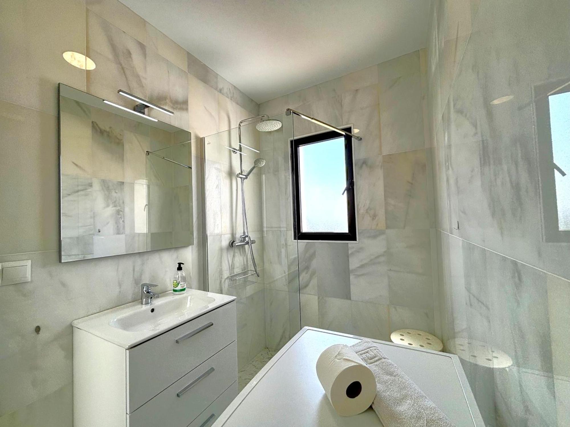 Urb. Alhambra Ii 15 *